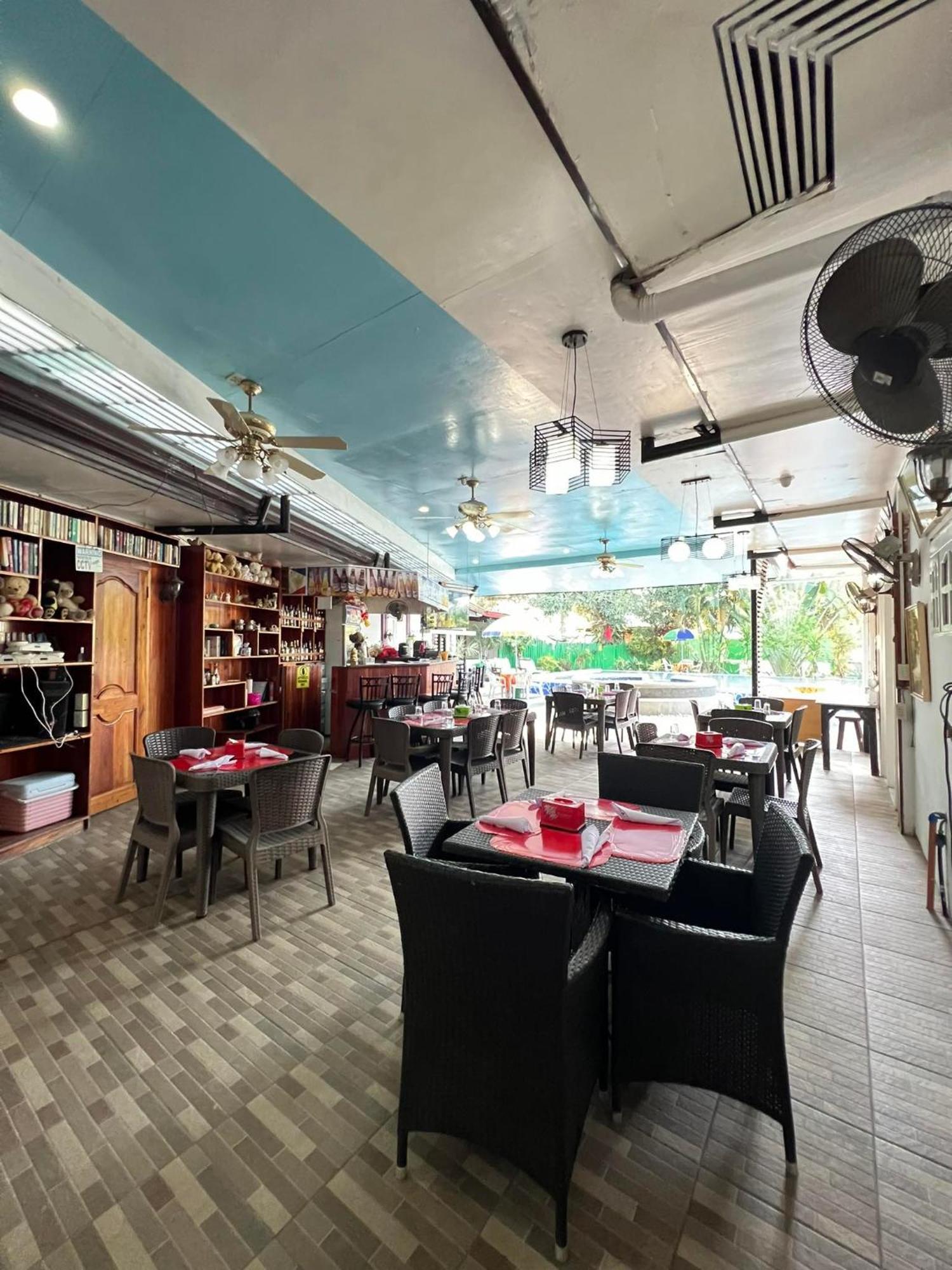 Ice Bear Bar & Tourist Inn 道伊斯 外观 照片