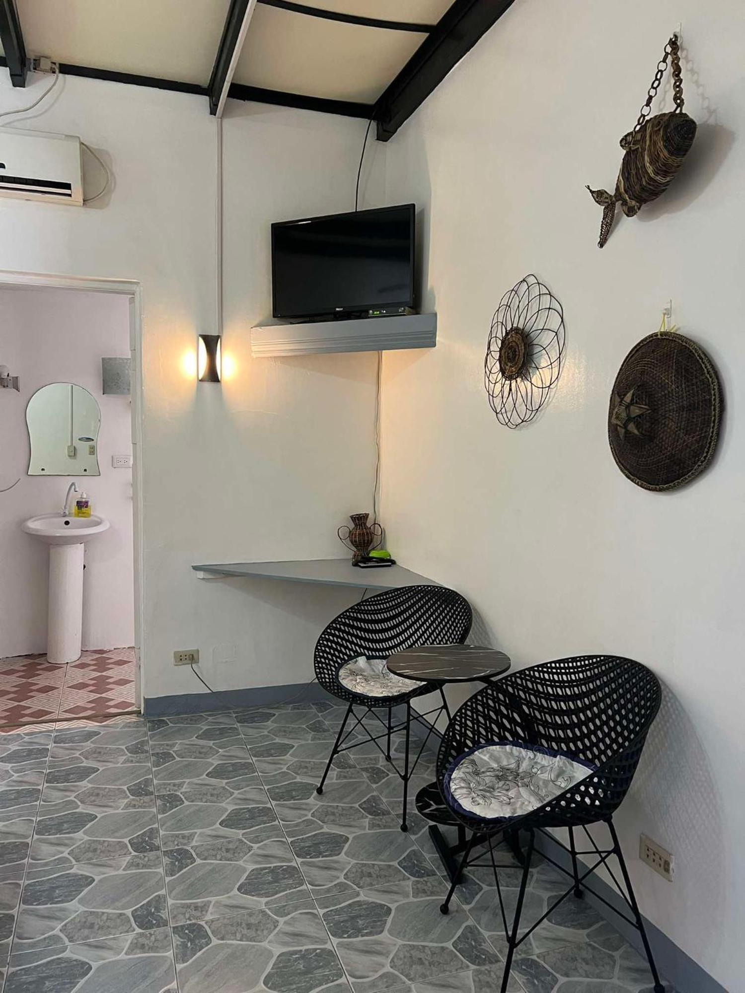 Ice Bear Bar & Tourist Inn 道伊斯 客房 照片
